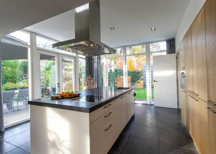 Hemels Helleke * オーステルハウト