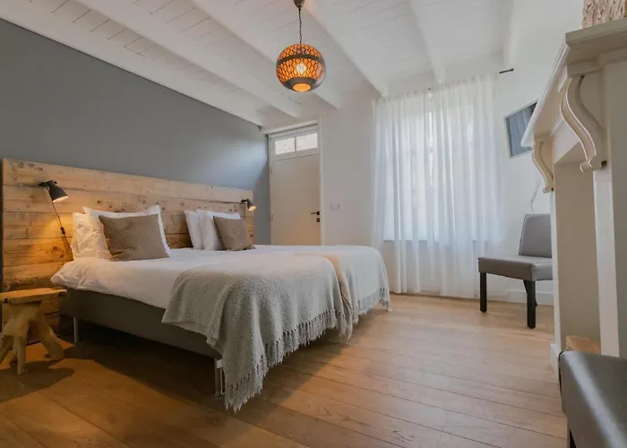 Hemels Helleke * オーステルハウト